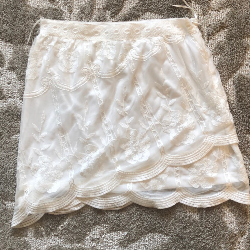 Honey punch lace skirt new never worn no tags